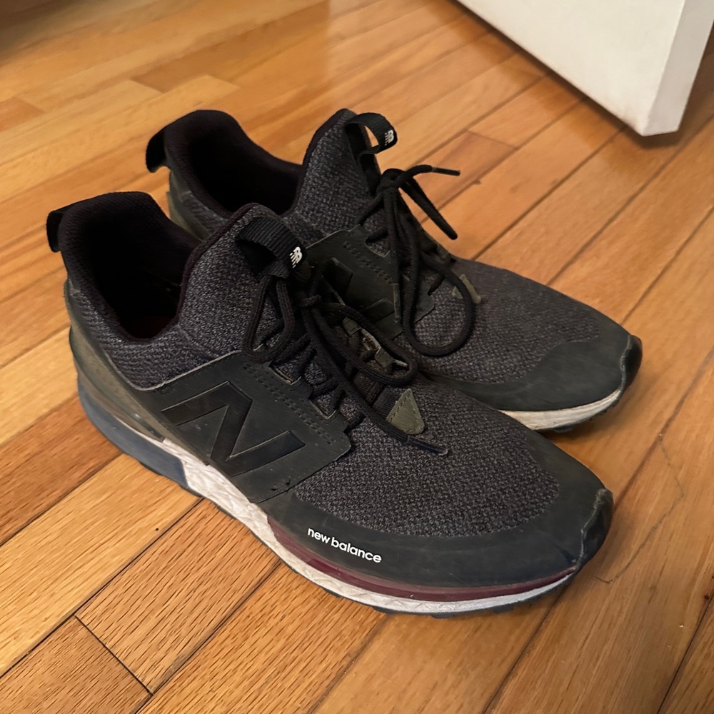New Balance Men’s Black and Dark Gray Athletic Sneakers